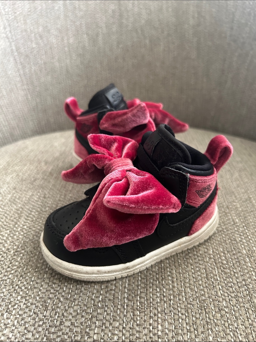 Nike Air Jordan 1 Mid Bow PS Black Noble Red Sneakers
